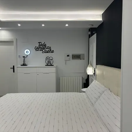 Black And White Suite Cervantes Castro Urdiales Extérieur photo