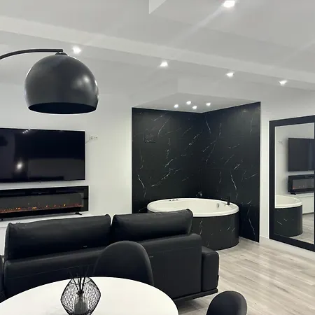 Black And White Suite Cervantes Castro Urdiales Extérieur photo